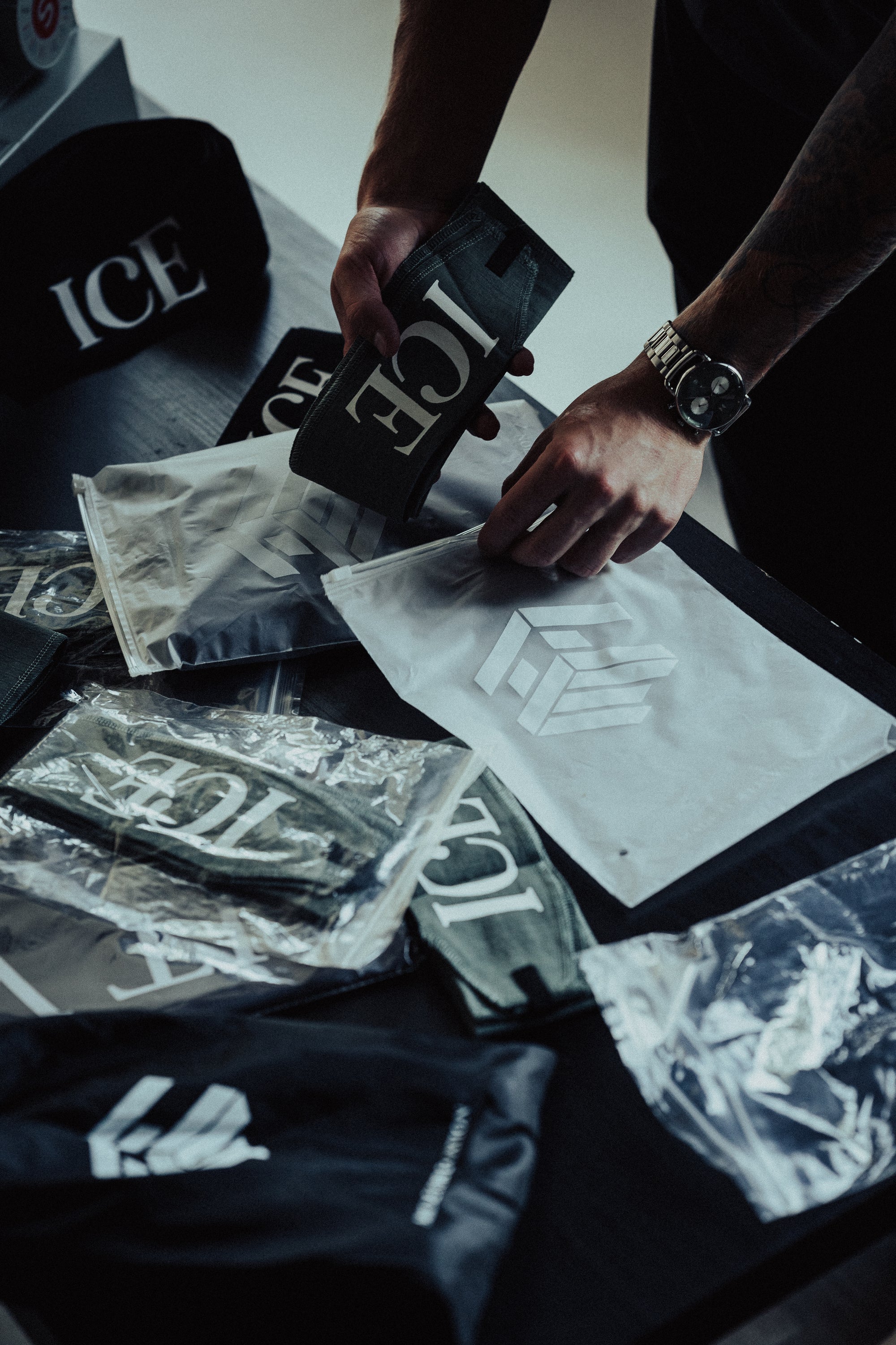 THE ICE WRIST WRAPS - SAGE GREEN